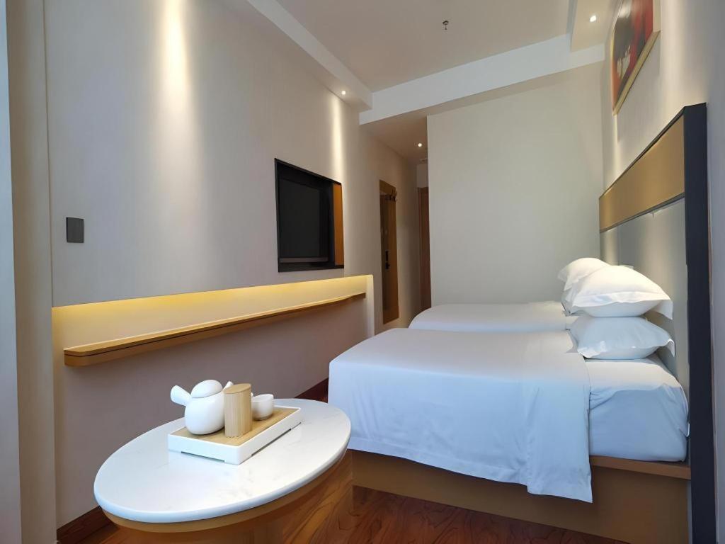 Greentree Inn Geermu Walking Street Business Hotel Golmud Exterior photo